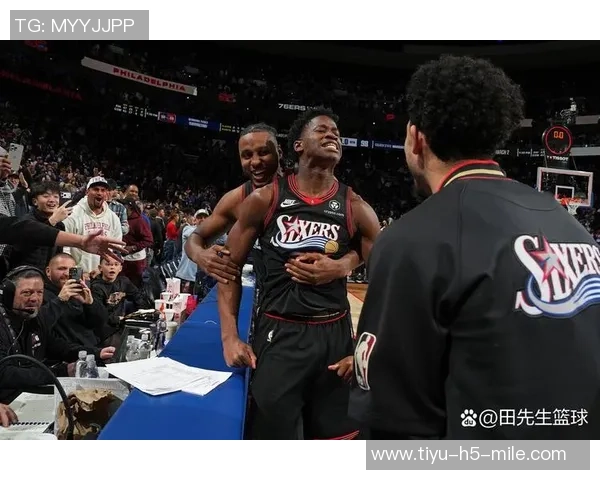 詹宁斯回顾后场组合埃奇库姆与马克西的默契令人期待